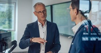Umfassendes Monitoring und zuverlässiges Audit-Reporting sorgen für KRITIS-Dachgesetz-Konformität dauerhaft Skalierbare Sicherheitslösungen mit PSIM, Perimeterschutz und KI-Videoüberwachung für (Foto: SCALTEL Gruppe)
