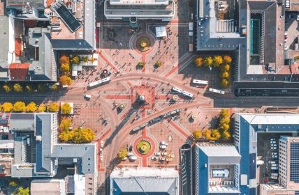 Digitalstadt Darmstadt erhält nun fünftes Lasten-E-Bike für Schul-IT (Foto: AdobeStock - uslatar - 444082634)