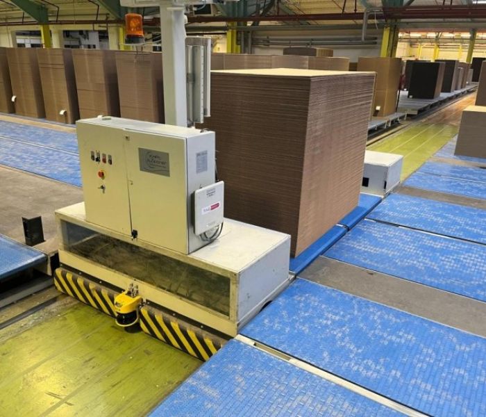 Transferwagen zwischen den F&ouml;rderlinien (Foto: Krifft & Zipsner GmbH)